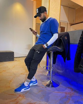 O sindicato de jogadores profissionais, a FIFPro, soltou um comunicado em que expôs o choque sobre a sentença e exigiu que Azadani tivesse a punição removida. Outros ídolos iranianos, como o ex-jogador Ali Karimi, também fizeram publicações a favor da liberação do atleta