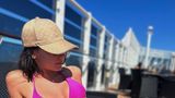 Ana Castela posa de biquíni e arranca elogios na web: 'Seu nome deveria ser elogio' 