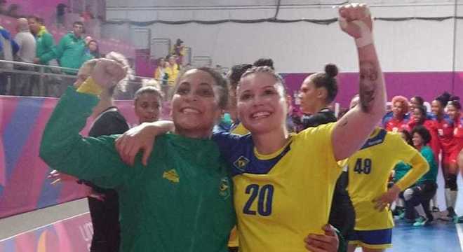 Ana e Larissa agradeceram aos pais após a estreia no Pan