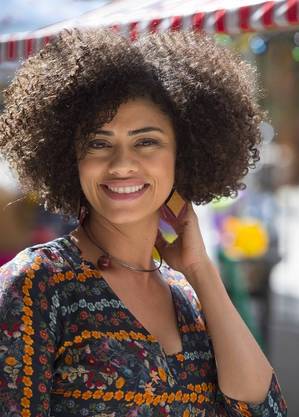 Ana Flávia Cavalcanti dividida entre TV e streaming 