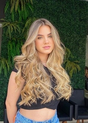 Ana Júlia Cestaro, do teatro musical para "Reis"