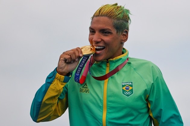 Ana Marcela CunhaModalidade: maratona aquáticaUm currículo invejável. Atual medalhista de ouro nas Olimpíadas e do Pan-Americano e 14 medalhas em mundiais. A rainha dos mares, aos 31 anos, vive o auge da carreira