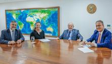 Após reunião com Lula, Asa Moser nega ter tratado sobre eventual saída do Ministério do Esporte