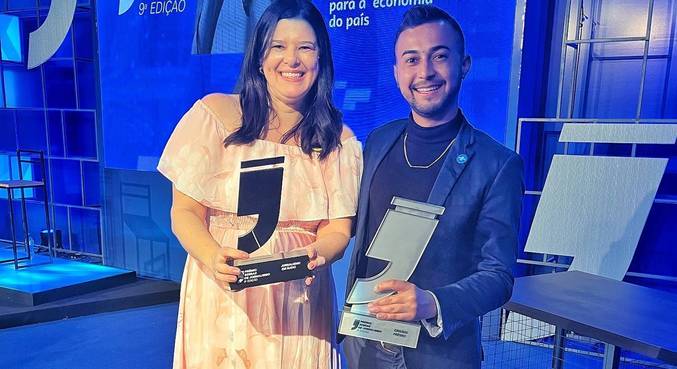 Ana Paula Pedrosa e Pablo Nascimento receberam o prêmio em Brasília (DF)