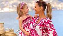 Ana Paula Siebert e a filha, Vicky Justus, combinam looks de grife que somam mais de R$ 23.000