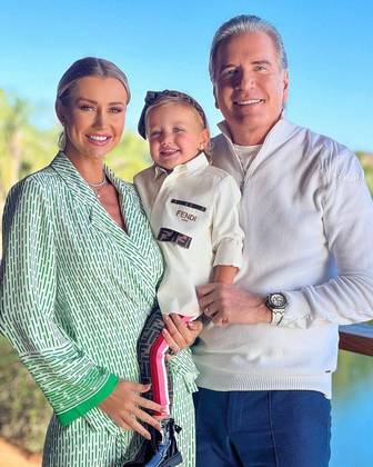 Por fim, Ana contou que tinha o desejo de ter mais um filho com o marido, mas como ele também tem outros 4 filhos, eles optaram por ter apenas Vicky. 