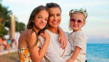Ana Paula Siebert, Rafa Justus e Vicky posam juntas de biquíni no mar de Miami; confira 