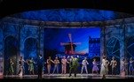 Apesar de ter o início de sua história na Rússia, o musical se desenvolve também em Paris.