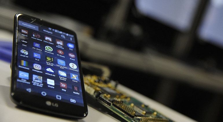 Anatel realiza leilão do 5G
