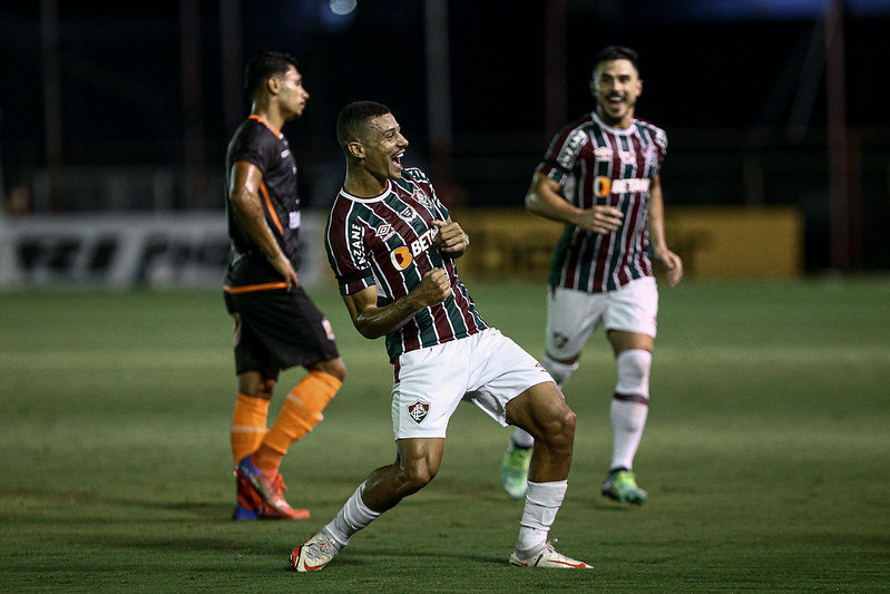 Decisivo em clássicos, Nestor cresce na reta final do Paulistão - Futebol -  R7 Campeonato Paulista