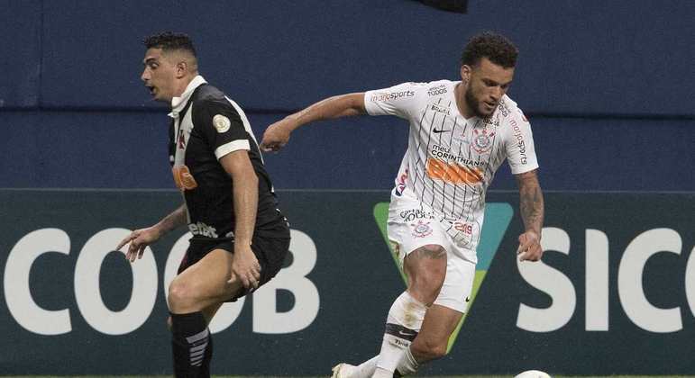 André Luis foi negociado com o Cuiabá. Para isso, o Timão rompeu de forma amigável o vínculo que tinha com o atleta, mas permaneceu com 25% dos direitos econômicos de André, metade dos 50% que a equipe corintiana possuia. 