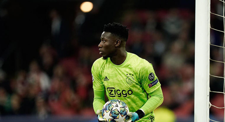 André Onana - 25 anos - Goleiro - Clube: Ajax - Contrato até: 30/06/2022