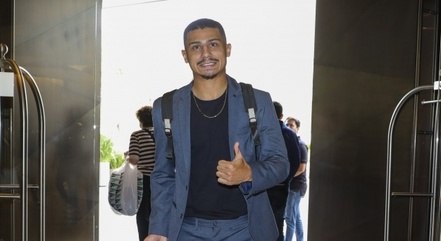André, volante do Fluminense, se apresentou à Seleção Brasileira