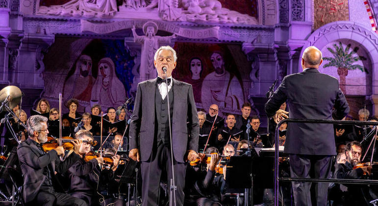 ENTRETENIMENTO: Cantor e tenor italiano Andrea Bocelli será pai pela  terceira vez