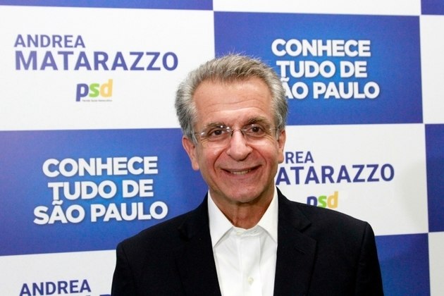 Andrea Matarazzo (PSD)Andrea Matarazzo é o candidato do Partido Social Democrata à Prefeitura de São Paulo. Ele é empresário, formado em Administração de Empresas, e professor colaborador do IBMEC. Em 1991, começou a carreira na política. Foi ministro-chefe da Secretaria de Comunicação da Presidência da República, embaixador do Brasil em Roma (Itália), presidente da Companhia Energética de São Paulo, secretário estadual da Cultura, secretário de coordenação das Subprefeituras em São Paulo, secretário municipal de Serviços e vereador. De família tradicional em São Paulo, ele é neto do industrial, Andrea Matarazzo, e sobrinho-neto do conde Francesco Matarazzo. Tem 63 anos, é casado e não tem filhos