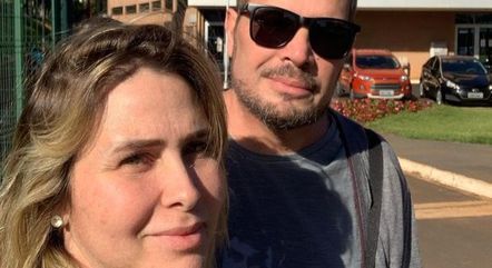 Andréa Sorvetão e Conrado no hospital, em Barretos