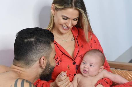 "Nosso coração dobrou de tamanho", disse ela sobre segundo filho