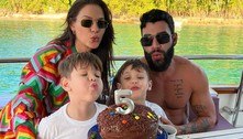 Andressa Suita e Gusttavo Lima celebram aniversário de 5 anos do filho mais velho no iate da família