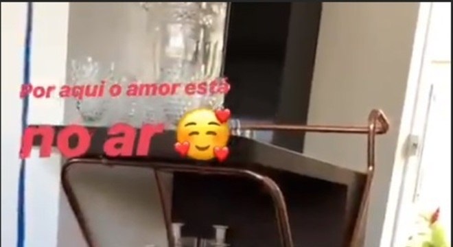 andressa suita filhos beijo