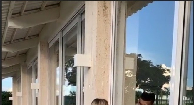 andressa suita filhos carinho