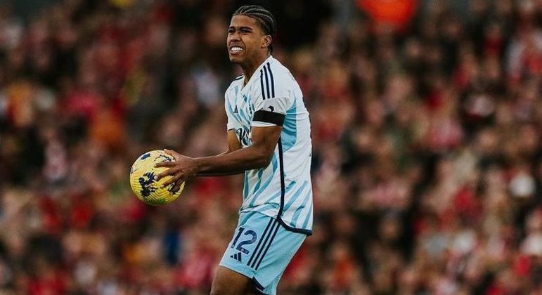Andrey SantosO ex-Vasco brilhou no time carioca e ganhou espaço na seleção de Ramon Menezes. O talento fez com que ele fosse notado pelo Chelsea, da Inglaterra, mas não conseguiu espaço no time inglês, que já é repleto de outros craques. 