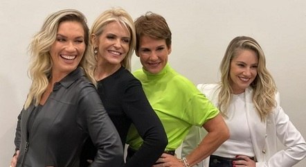 Andrezza Cruz, Tatiana Maranhão, Andrea Veiga e Juliana Baroni nos bastidores do "Altas Horas"