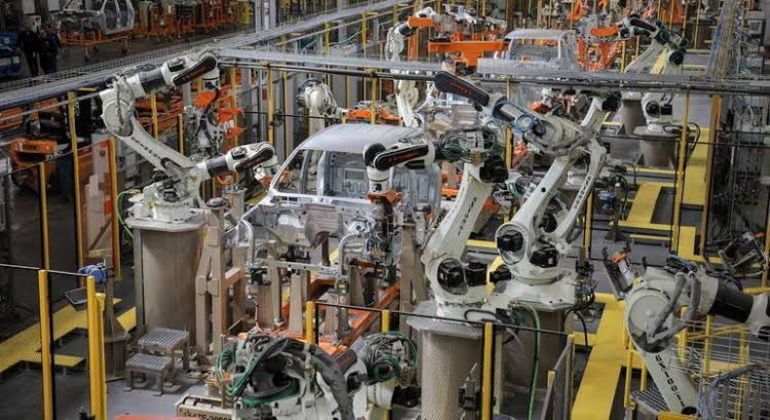 Cerca de 137,5 mil veículos foram produzidos em abril 
