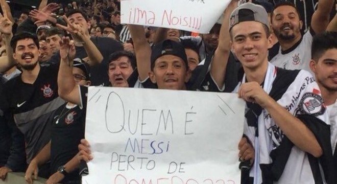 Ángel Romero ganha memes após marcar dois gols sobre o Vitória