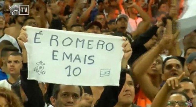 Ángel Romero ganha memes após marcar dois gols sobre o Vitória