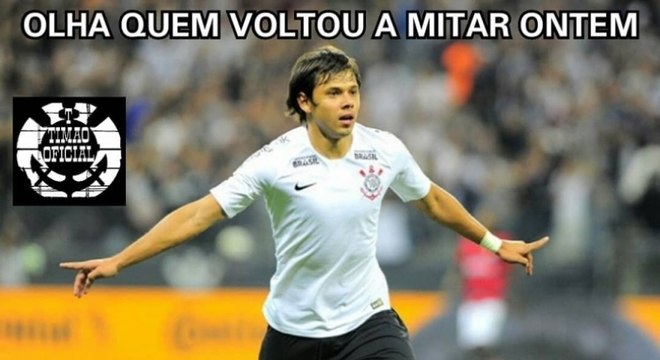 Ángel Romero ganha memes após marcar dois gols sobre o Vitória