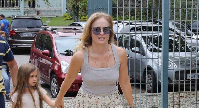 angelica eva votando