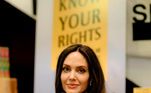 Angelina Jolie disse em entrevista à Entertainment Weekly, em 1998, que era fascinada por heroína. 