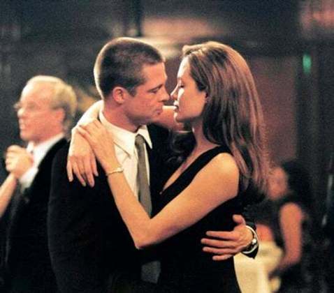 Angelina Jolie e Brad Pitt: Os dois astros começaram um relacionamento durante as filmagens do filme 
