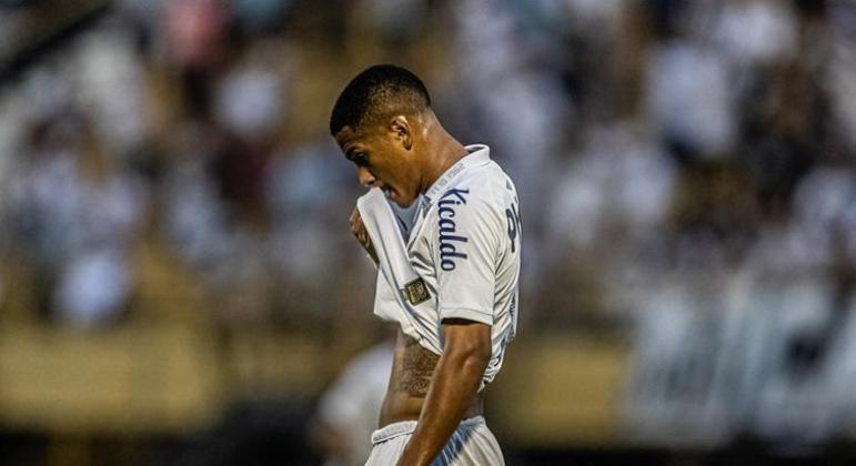 Ângelo está muito próximo de trocar o Santos pelo Flamengo
