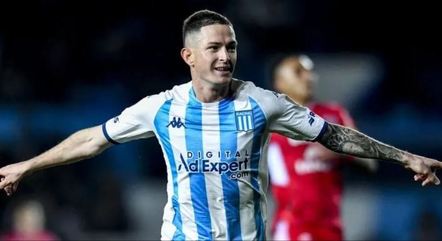 Aníbal Moreno em ação pelo Racing