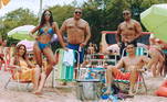 Os familiares de Anitta são tão presentes na vida e carreira da cantora que já participaram de diversos projetos profissionais dela, como a série documental e clipes como o de Girl From Rio