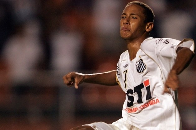 De visual novo para jogar na Copa; relembre os penteados de Neymar