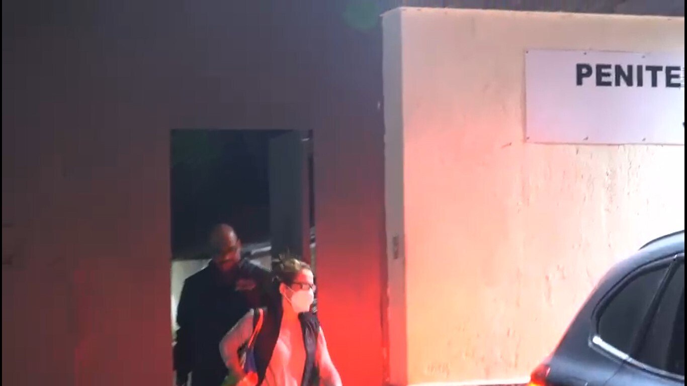 Anna Carolina Jatobá deixa a penitenciária Santa Maria Eufrásia Pelletier, em Tremembé, interior de SP