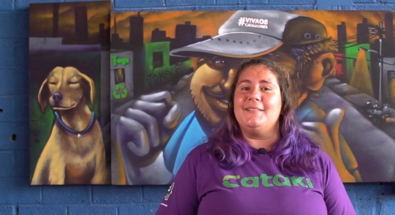 Anne Caroline é apresentadora da série de vídeos Cataflix