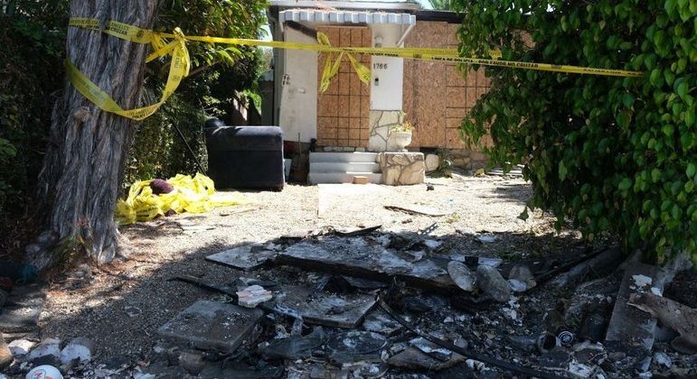 Casa em que a atriz bateu com seu carro