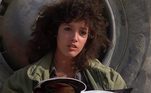 FLASHDANCE - Vai dizer que você não tem vontade de saber como está Alex Owens (Jennifer Beals) hoje em dia? Ou a história poderia ser uma sequência de onde a história parou naquele momento, só que com uma atriz jovem interpretando a protagonista. Aí é caprichar na trilha sonora e correr para o abraço