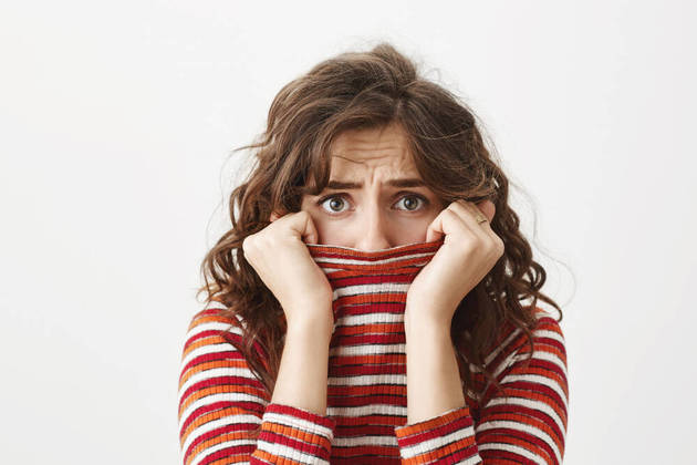 Um ataque de pânico costuma ser uma experiência traumatizante para quem o vive. Ele pode ser esperado (após um assalto, por exemplo) ou inesperado (acontece sem um gatilho), segundo o DSM-5 (Manual de Diagnóstico e Estatístico de Transtornos Mentais 5ª edição). O guia psiquiátrico lista 13 sintomas, a grande maioria físicos, sendo que uma pessoa é diagnosticada com essa condição se apresentar quatro ou mais durante um episódio