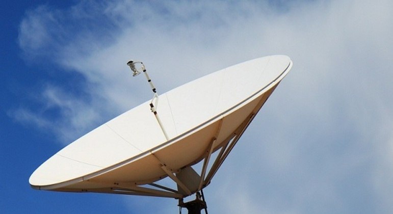 Antena parabólica: sinal de TV vem sofrendo interferência do sinal 5G
