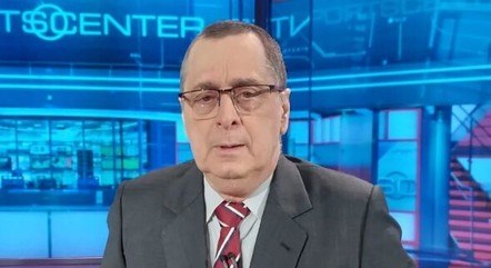 Antero Grego voltou a apresentar programa na TV fechada após período ausente
