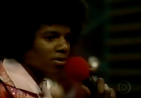Antes de ser conhecido como “Rei do Pop”, Michael Jackson formou a banda de R&B e Soul dos Estados Unidos com seus irmãos. Em 1974, o grupo chegou a São Paulo para uma curta temporada de shows, nos quais apresentaram músicas, como “ABC”, “Never Can Say Goodbye”, “I'll Be There” e “I Want You Back”. 