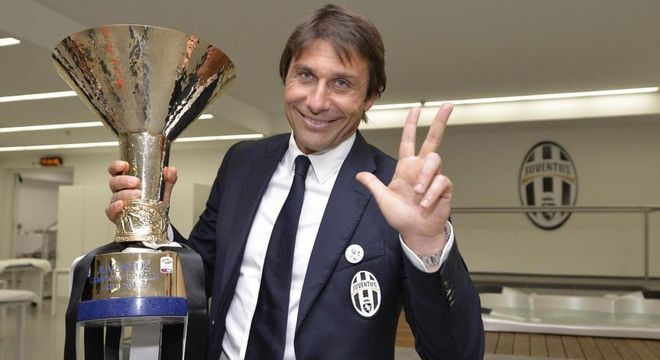 Antonio Conte, três títulos na "panchina" da Juventus
