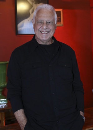 Fora da Globo após 44 anos, Antonio Fagundes aderiu ao contrato por obra
