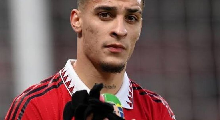 Fraco futebol no Manchester United, ser esquecido pela seleção, acusação de agressão à companheira