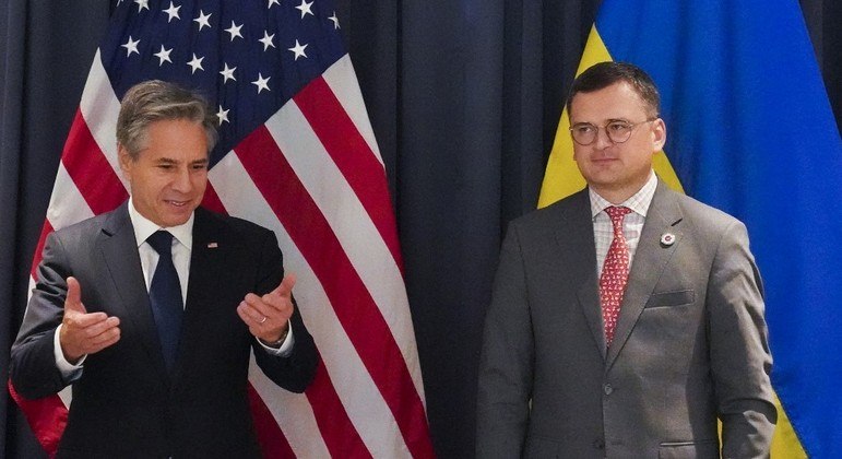 Antony Blinken e o ministro das Relações Exteriores da Ucrânia, Dmytro Kuleba