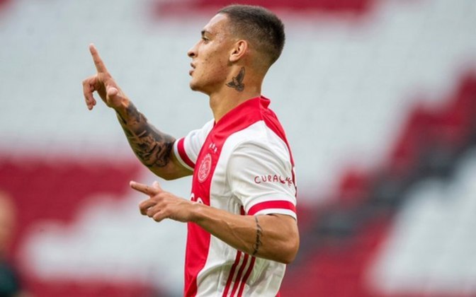 Antony - Recém-chegado na Europa, o garoto de 20 anos revelada pelo São Paulo está brilhando no Ajax. Marcando gols nos jogos de pré-temporada do time holandês, o nome de Antony ganha força cada vez mais